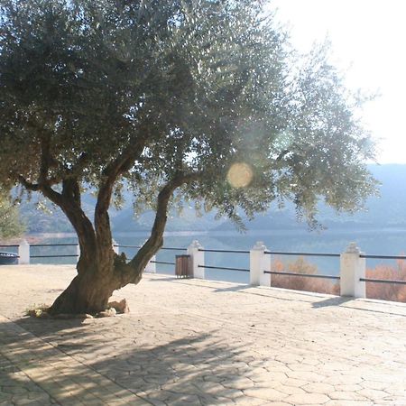 Centro De Ocio Alua Casa Rural Iznajar Lago De Andalucia 外观 照片